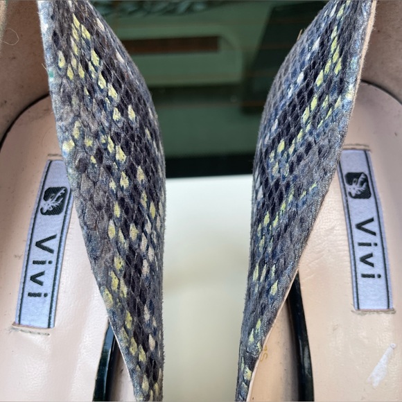 VIVI Gray Snakeskin Heels Size 9.5 - Picture 8 of 12